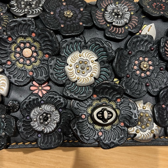 COACH 1941 Black/Purple Tea Rose Dinky 21586 Limited RARE! - Picture 3 of 10